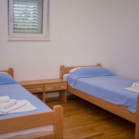 Aparthotel Marina Gromela Mirca  Екстер'єр фото