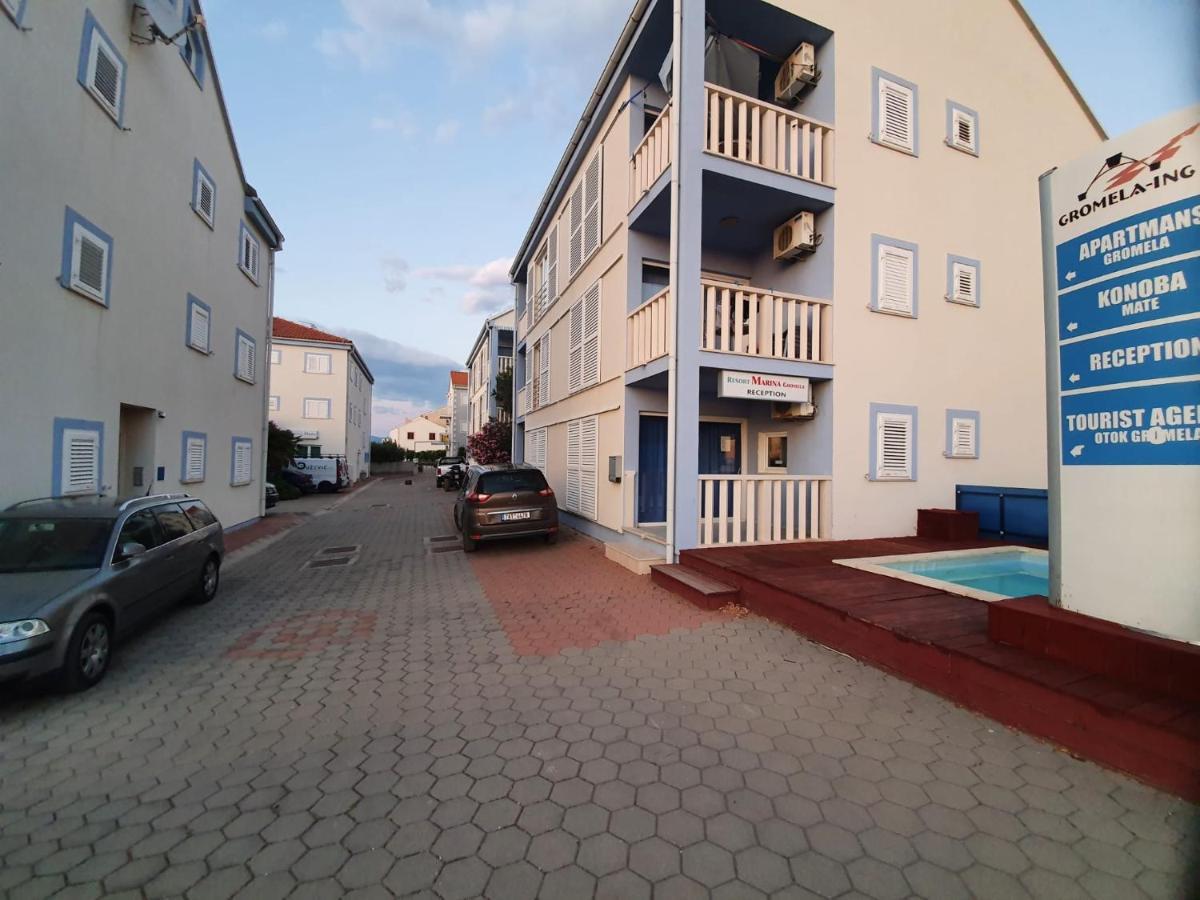 Aparthotel Marina Gromela Mirca  Екстер'єр фото