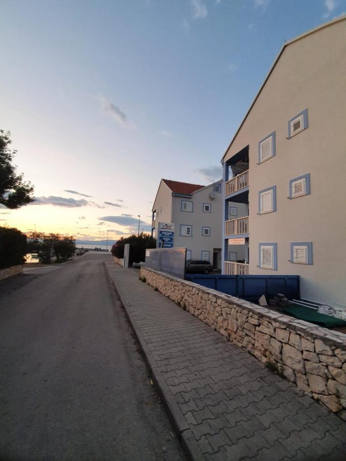 Aparthotel Marina Gromela Mirca  Екстер'єр фото