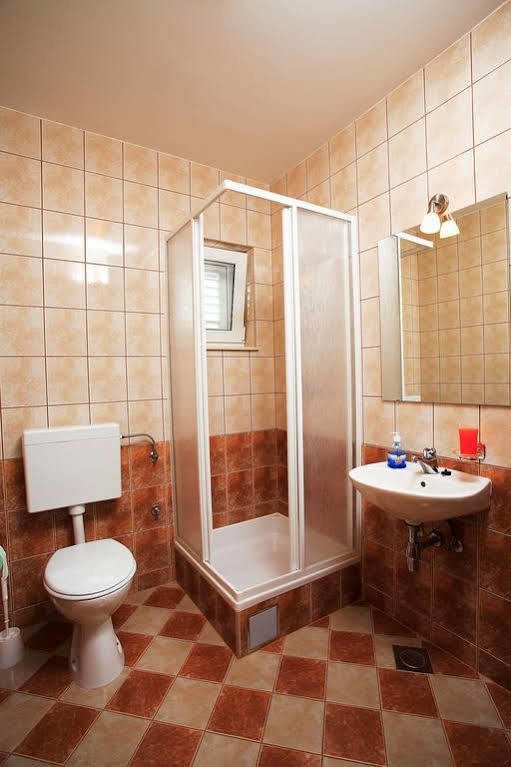 Aparthotel Marina Gromela Mirca  Екстер'єр фото