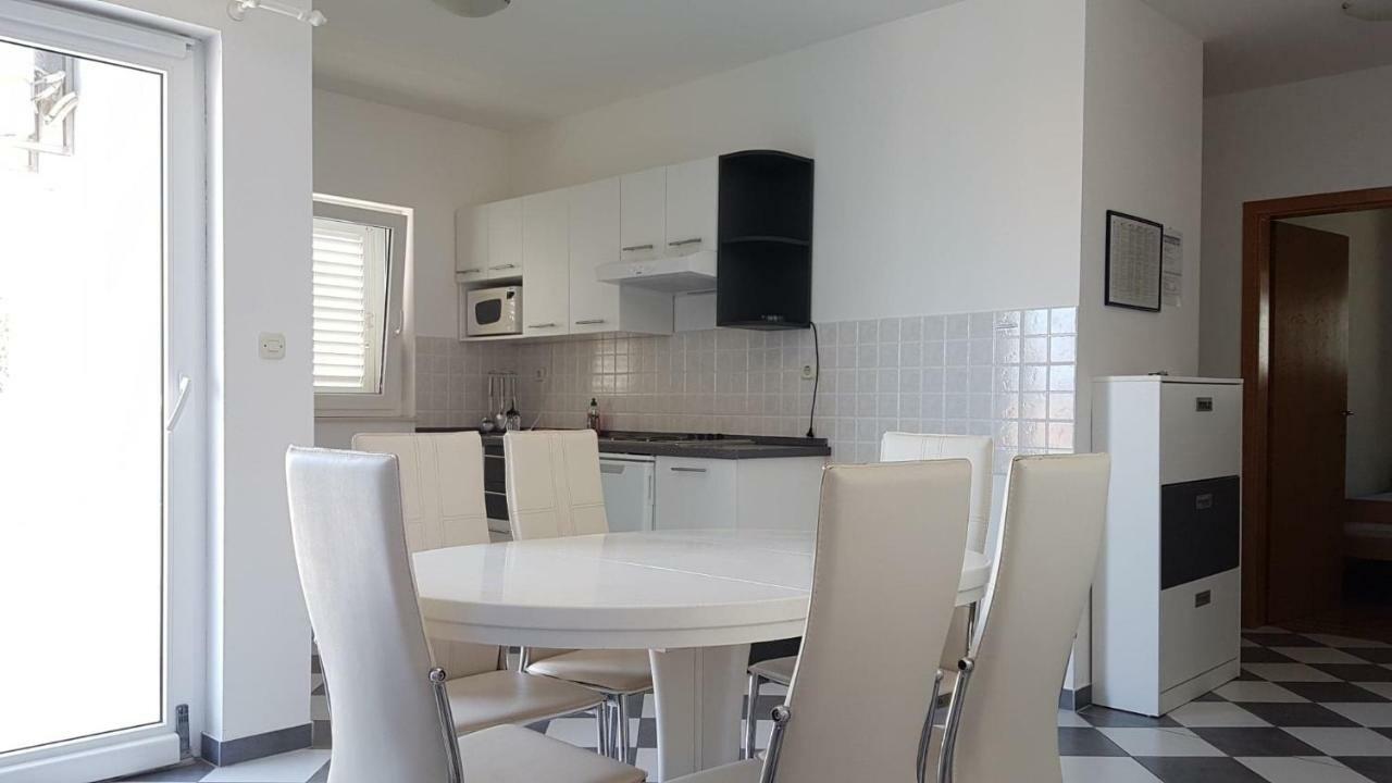 Aparthotel Marina Gromela Mirca  Екстер'єр фото